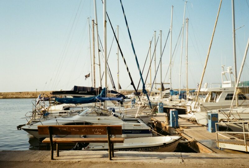 Bootjes aan de kade van een haven in Chania op Kreta.