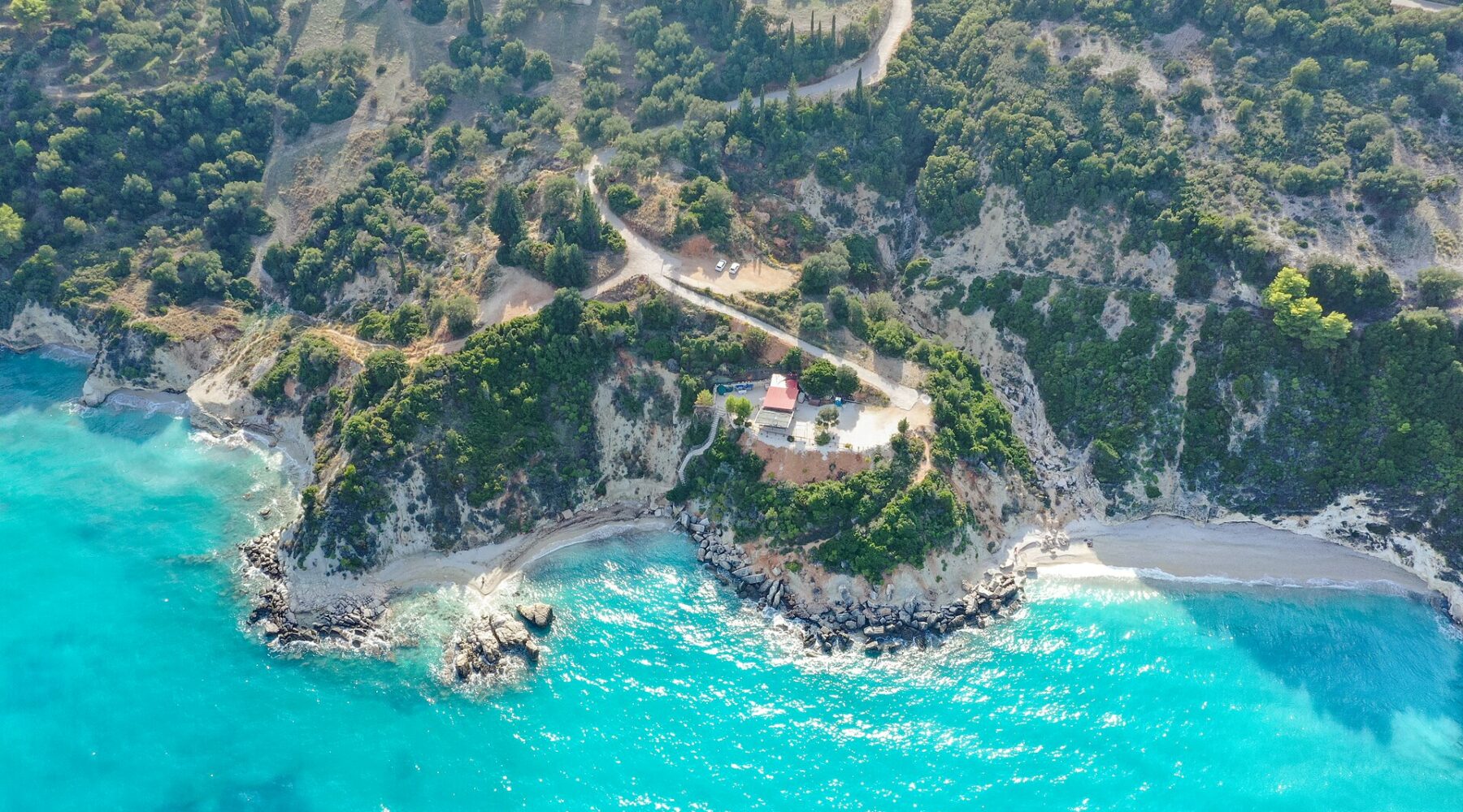 De kust bij Xigia Beach op Zakynthos.